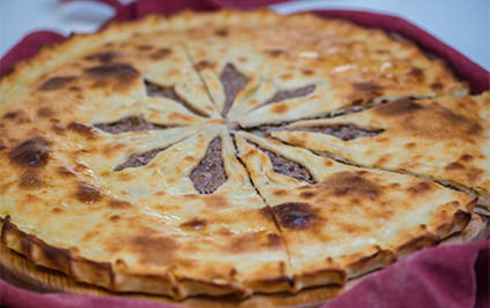 Национальный осетинский пирог с телятиной